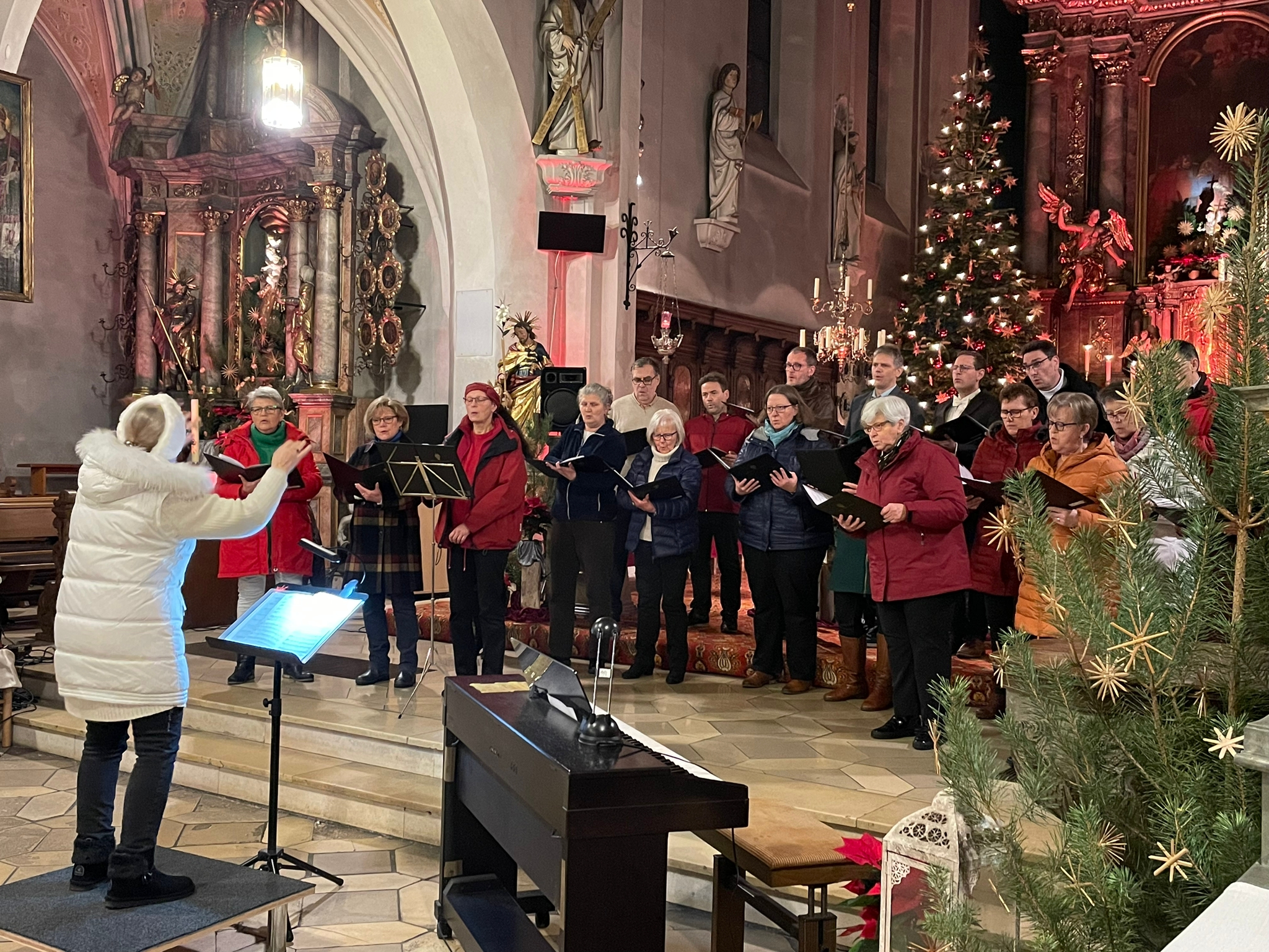 Gemischter Chor beim Weihnachtskonzert 2022